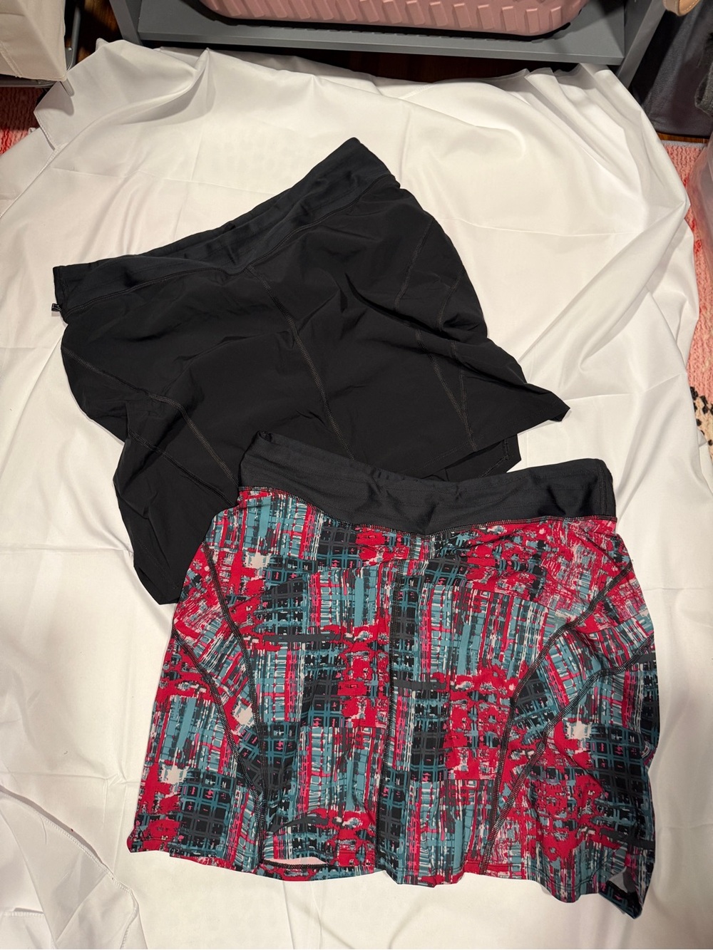 Women’s Performance Skorts- Black & Multi Red Print
